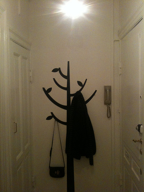 "Coat Stand Tree in use" by jacobms (Jacob Munk-Stander)